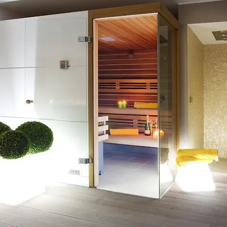 Lägenhet 5 - Sleeps Up To 10 By Italian Sala Comacina