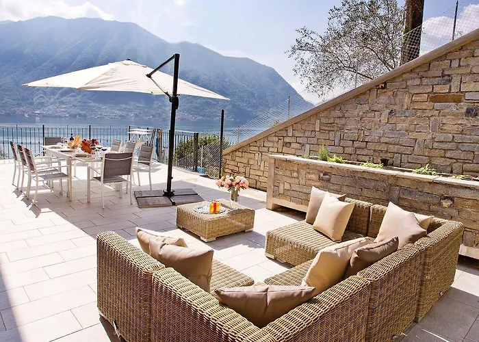 5 - Sleeps Up To 10 By Italian Apartment