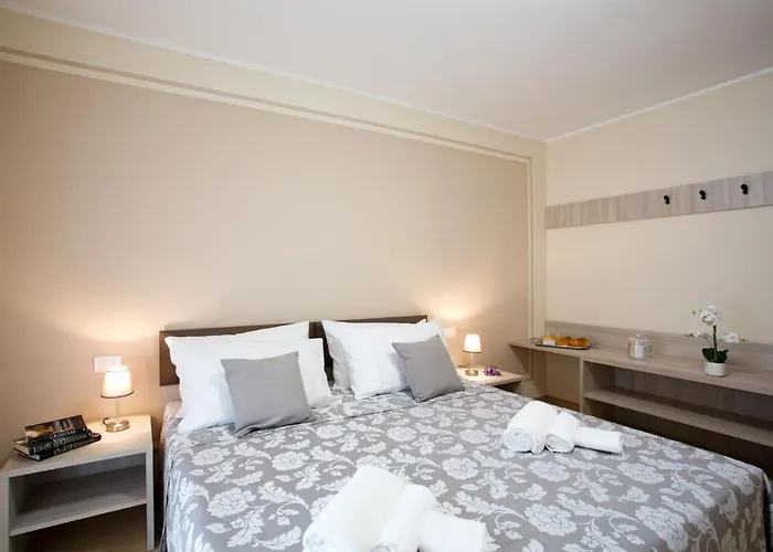 5 - Sleeps Up To 10 By Italian Apartmán Sala Comacina