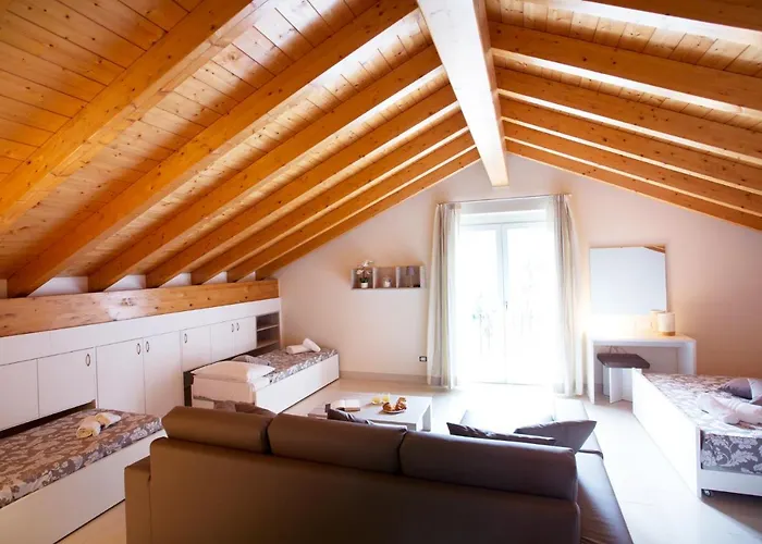 Apartmán 5 - Sleeps Up To 10 By Italian