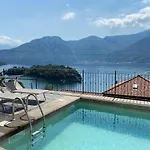 5 - Sleeps Up To 10 By Italian Apartment *
