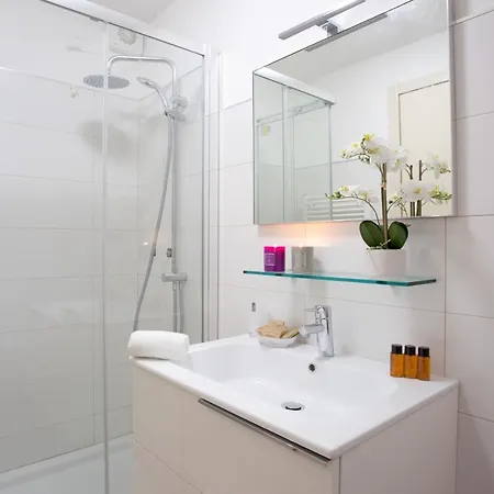 5 - Sleeps Up To 10 By Italian * Sala Comacina