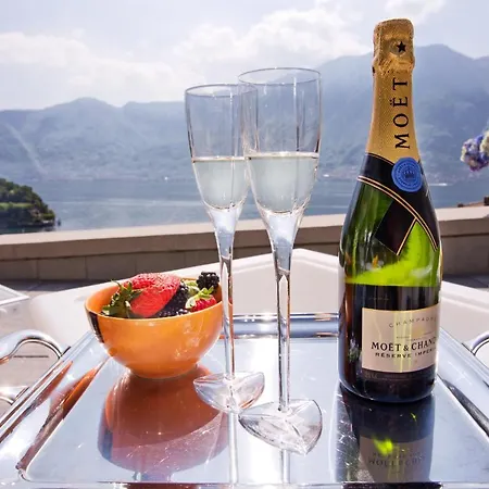 5 - Sleeps Up To 10 By Italian Sala Comacina