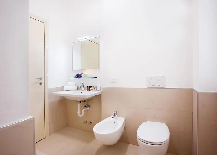 5 - Sleeps Up To 10 By Italian