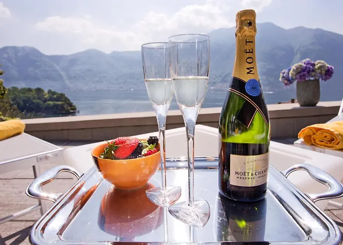 5 - Sleeps Up To 10 By Italian 萨拉科玛希娜