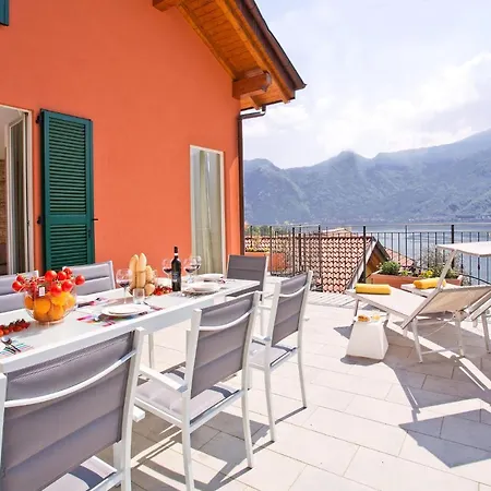 5 - Sleeps Up To 10 By Italian Apartment