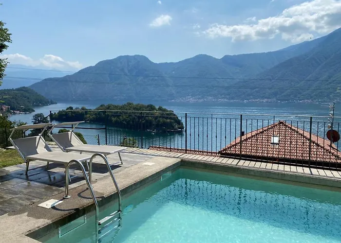 5 - Sleeps Up To 10 By Italian Apartman *