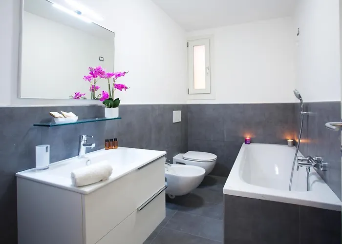 5 - Sleeps Up To 10 By Italian * Sala Comacina