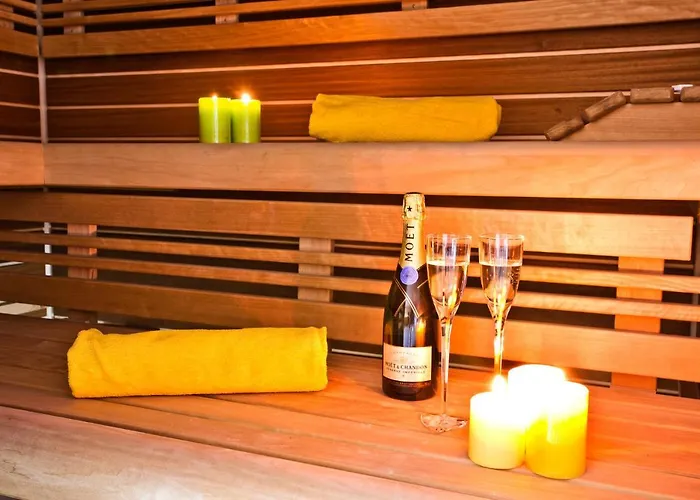 Apartman 5 - Sleeps Up To 10 By Italian Sala Comacina