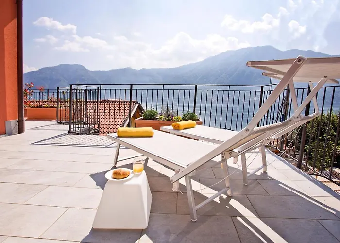 5 - Sleeps Up To 10 By Italian Apartman Sala Comacina