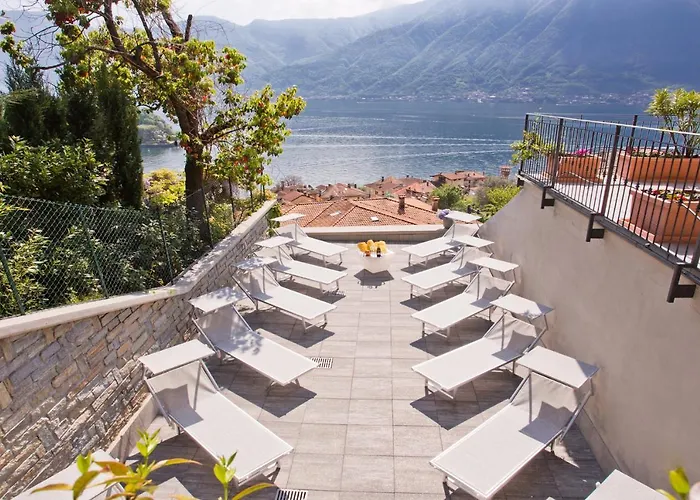 5 - Sleeps Up To 10 By Italian Apartman *